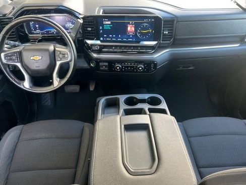 Used 2024 Chevrolet Silverado 2500 LT AWD/4WD image 16