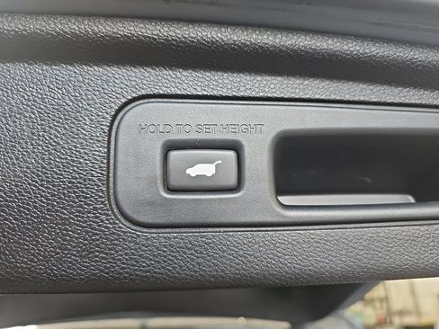 Used 2023 Honda Odyssey Elite image 19