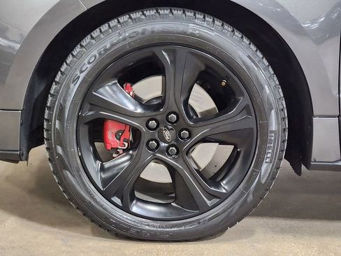 Used 2019 Ford Edge ST image 30