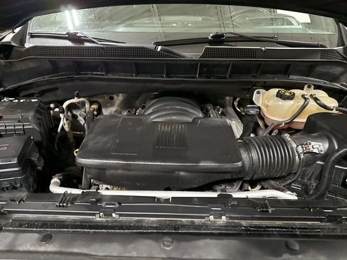 Used 2019 Chevrolet Silverado 1500 High Country w/ Technology Package AWD/4WD image 26