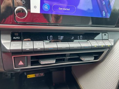 Used 2025 Toyota Camry SE FWD image 26