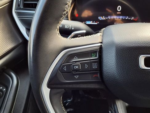 Certified 2023 Jeep Grand Cherokee L Laredo image 13