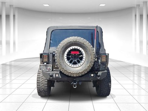 Used 2018 Jeep Wrangler Unlimited Sport AWD/4WD image 4