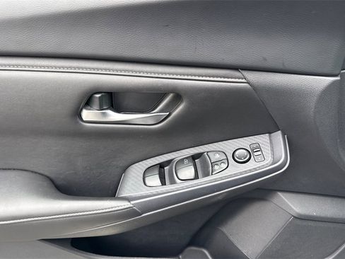 Used 2023 Nissan Sentra SV image 15