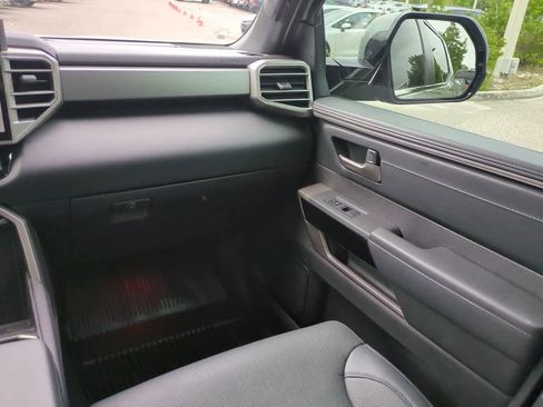 Used 2025 Toyota Tundra Limited AWD/4WD image 16