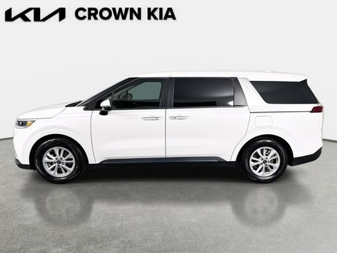 Used 2024 Kia Carnival LX image 8