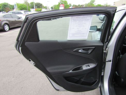 Used 2021 Chevrolet Malibu LT FWD image 14