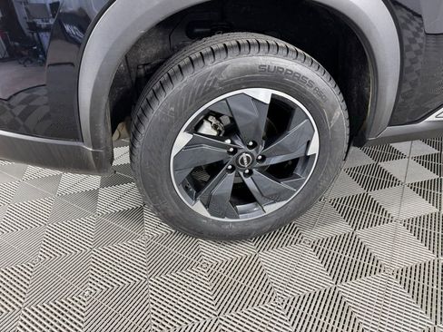 Used 2025 Nissan Rogue SV image 33