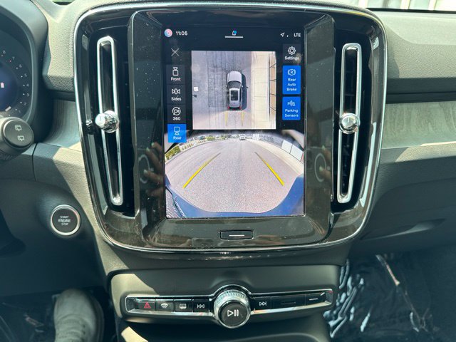 Certified 2025 Volvo XC40 B5 Plus AWD/4WD image 26