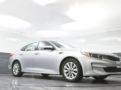 Used 2017 Kia Optima EX w/ Premium Package FWD image 50