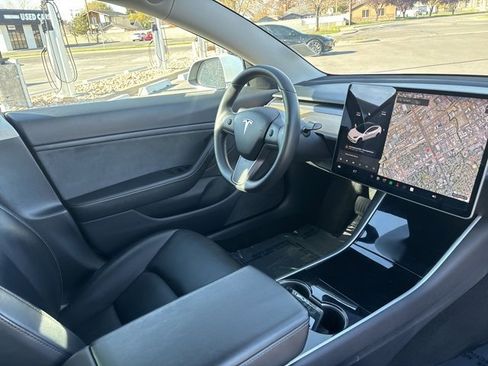 Used 2020 Tesla Model 3 Long Range image 12