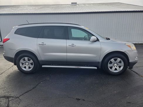 Used 2011 Chevrolet Traverse LT w/ Personal Connectivity Package image 2