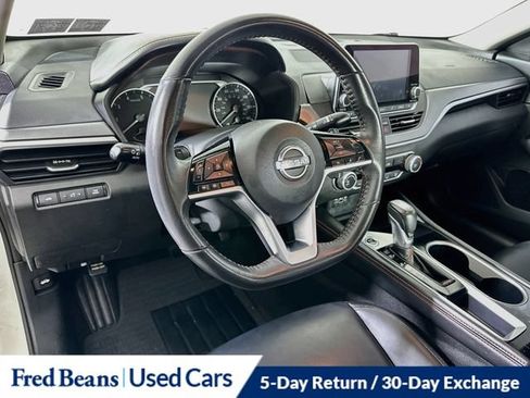 Used 2023 Nissan Altima 2.5 SR FWD image 13