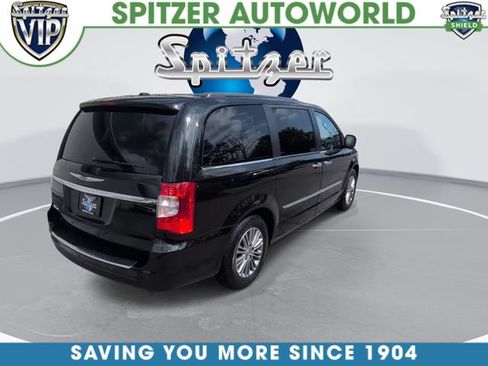 Used 2014 Chrysler Town & Country Touring-L w/ Driver Convenience Group FWD image 9