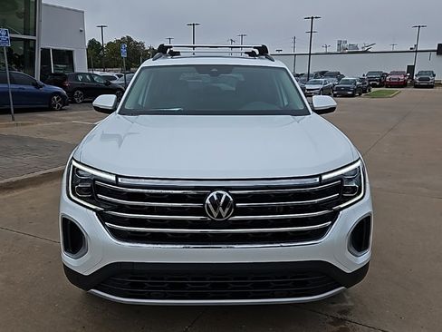 New 2026 Volkswagen Atlas SE image 2