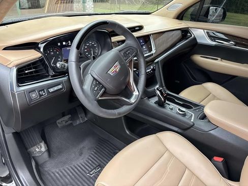 Used 2025 Cadillac XT6 Premium Luxury w/ Platinum Package AWD/4WD image 12
