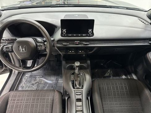 Used 2025 Honda HR-V Sport image 15