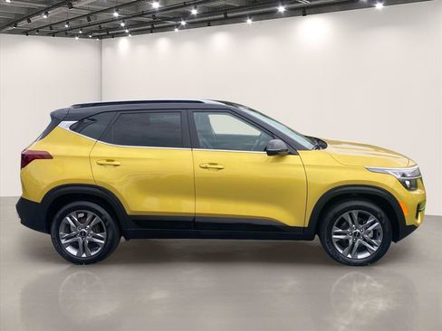 Certified 2022 Kia Seltos S FWD image 3