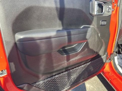 Used 2025 Jeep Wrangler Sport S image 23