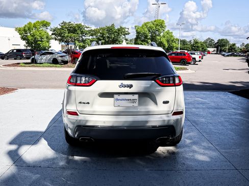 Used 2019 Jeep Cherokee Overland w/ Technology Group AWD/4WD image 10