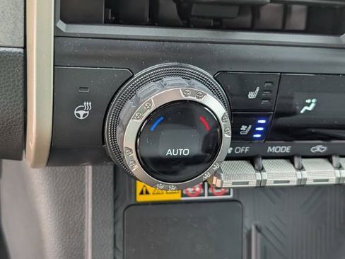 Used 2025 Toyota Tacoma Trailhunter image 16