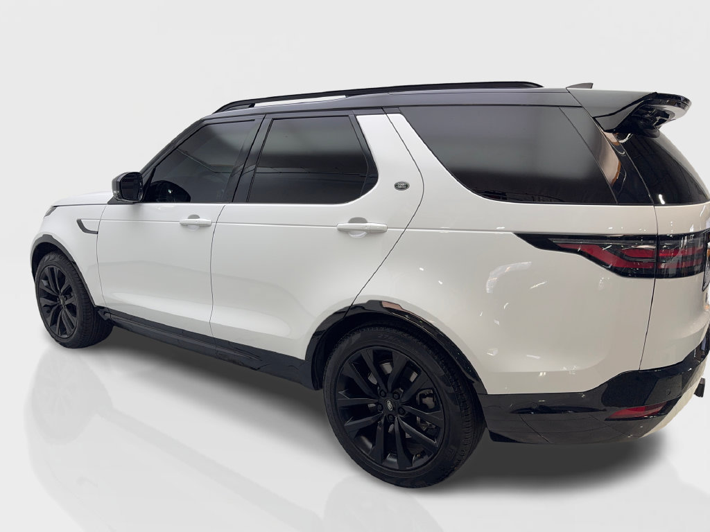 Used 2024 Land Rover Discovery Dynamic SE AWD/4WD image 16