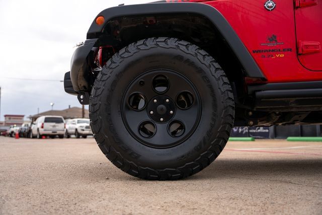 Used 2017 Jeep Wrangler Unlimited Rubicon w/ Connectivity Group AWD/4WD image 22