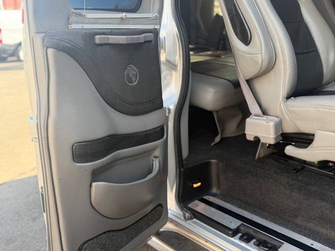 Used 2013 GMC Savana 1500 RWD image 52