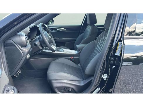 Used 2025 Alfa Romeo Tonale AWD/4WD image 11