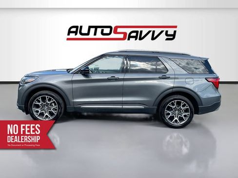 Used 2025 Ford Explorer Platinum w/ Ultimate Package AWD/4WD image 4
