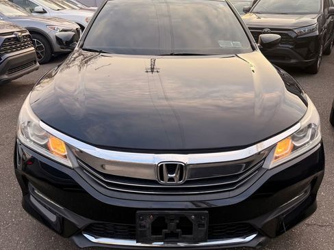 Used 2017 Honda Accord LX image 2