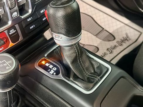 Used 2024 Jeep Wrangler Unlimited Sport AWD/4WD image 16
