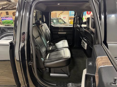 Used 2017 Ford F250 Lariat w/ Lariat Value Package AWD/4WD image 18