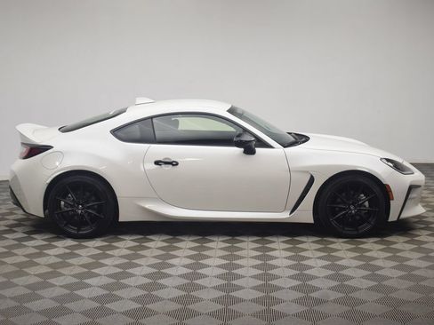 Used 2025 Toyota GR86 Premium w/ ALL Weather Mat Package (TMS) RWD image 13