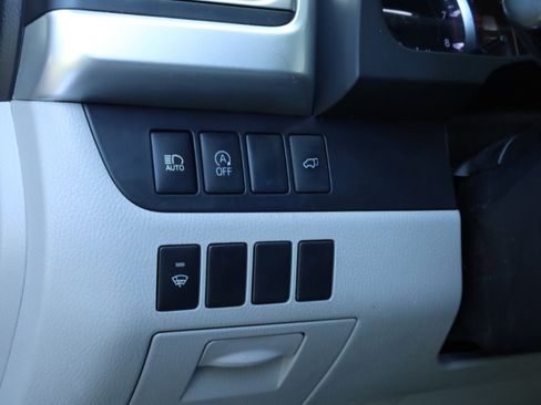 Used 2017 Toyota Highlander XLE image 30