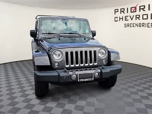 Used 2017 Jeep Wrangler Unlimited Sahara image 3