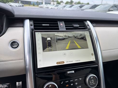 Used 2022 Land Rover Discovery HSE R-Dynamic AWD/4WD image 26