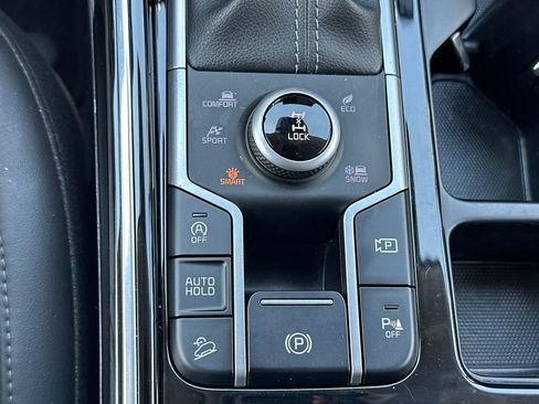 Certified 2023 Kia Sorento SX AWD/4WD image 32