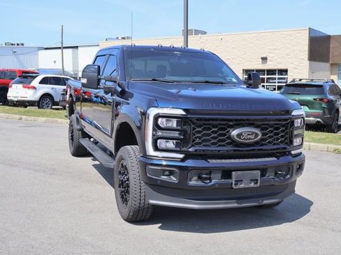 Used 2025 Ford F250 Lariat w/ Black Appearance Package AWD/4WD image 9