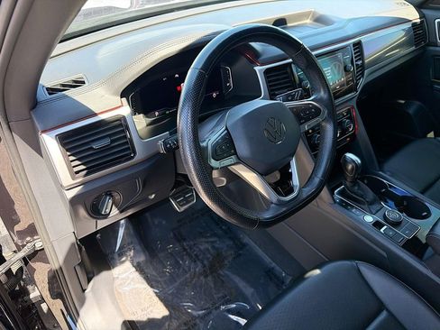 Used 2020 Volkswagen Atlas Cross Sport SEL R-Line AWD/4WD image 25