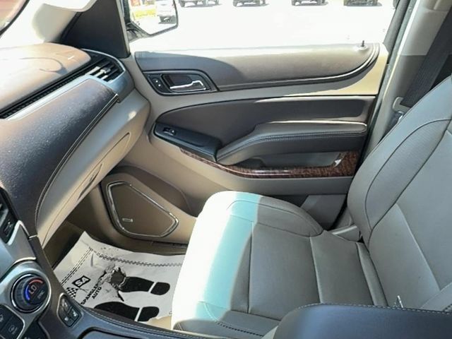Used 2018 Chevrolet Suburban Premier AWD/4WD image 27
