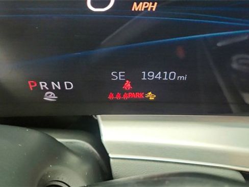 Used 2025 Cadillac Lyriq Sport image 39