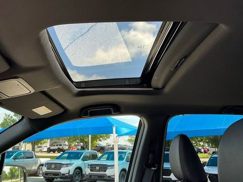 Certified 2022 Honda Ridgeline Black Edition image 10