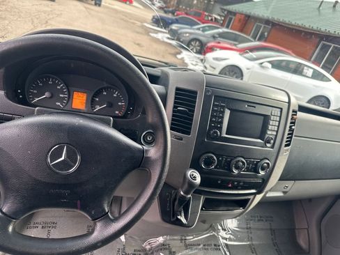 Used 2016 Mercedes-Benz Sprinter 2500 image 9
