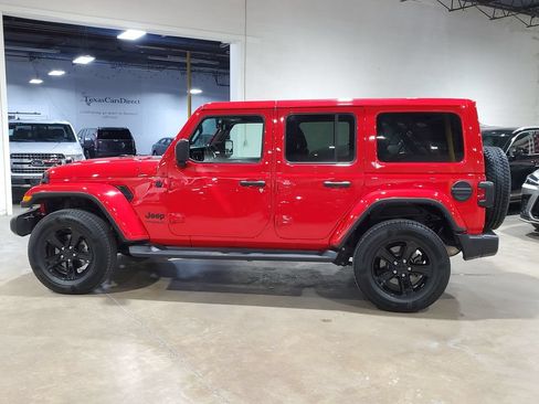 Used 2021 Jeep Wrangler Unlimited Sahara AWD/4WD image 13