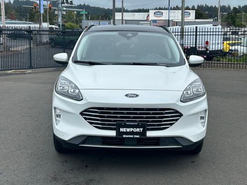 Certified 2022 Ford Escape Titanium w/ Titanium Elite Package AWD/4WD image 2