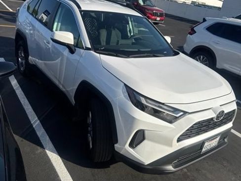 Used 2025 Toyota RAV4 XLE FWD image 7