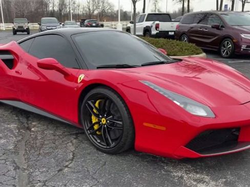 Used 2018 Ferrari 488 GTB image 2