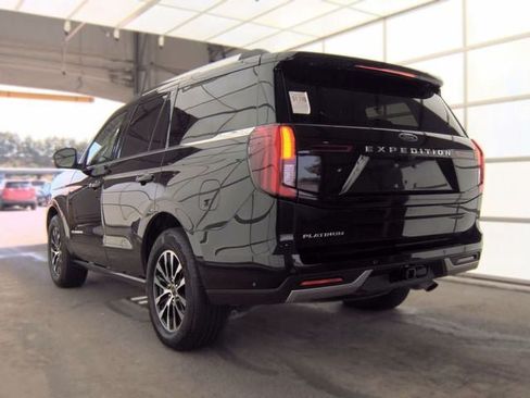 Used 2025 Ford Expedition Platinum AWD/4WD image 10