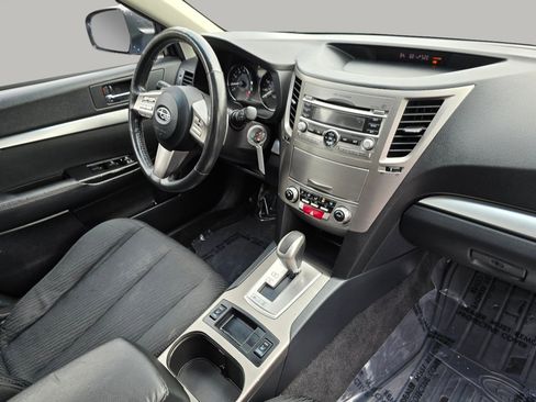 Used 2010 Subaru Outback 2.5i Premium AWD/4WD image 25